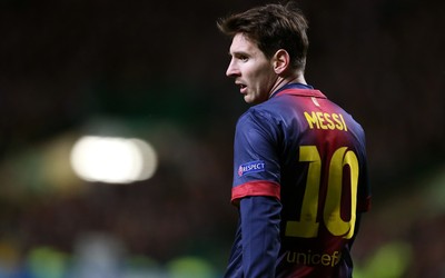 环球电竞动态-佐默扑出近距离劲射